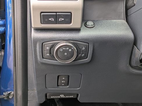 Used 2022 Ford F250 Lariat w/ Chrome Package image 14