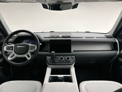 Certified 2025 Land Rover Defender 110 X-Dynamic SE image 20