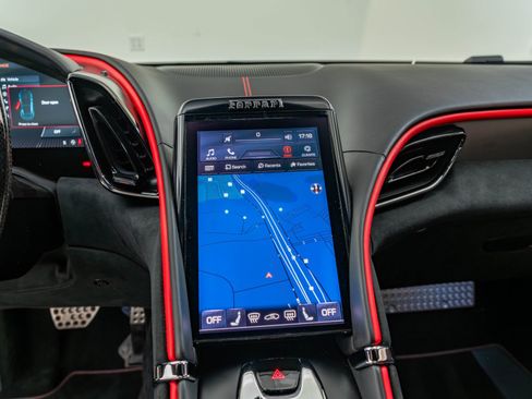 Certified 2024 Ferrari Roma image 33