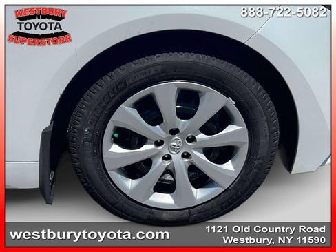 Used 2022 Toyota Corolla LE FWD image 14