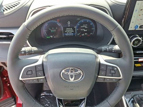 New 2026 Toyota Highlander Platinum AWD/4WD image 17