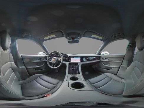 Used 2022 Porsche Taycan image 30