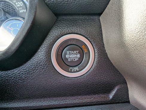 Used 2024 RAM 2500 Laramie AWD/4WD image 19