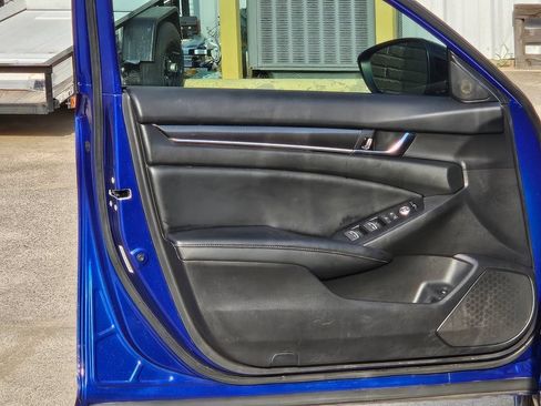 Used 2021 Honda Accord Sport image 14