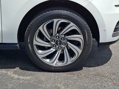 Certified 2024 Lincoln Navigator L Reserve AWD/4WD image 11