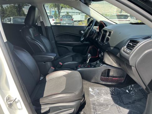 Used 2019 Jeep Compass Trailhawk AWD/4WD image 17