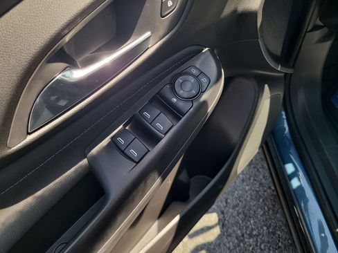 Used 2025 Buick Envista Sport Touring w/ Convenience I Package FWD image 11