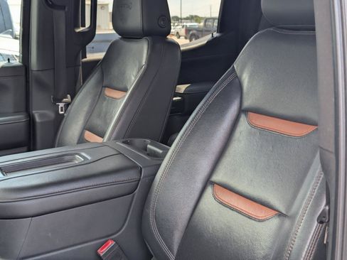 Used 2021 GMC Sierra 1500 AT4 w/ AT4 Premium Package AWD/4WD image 3