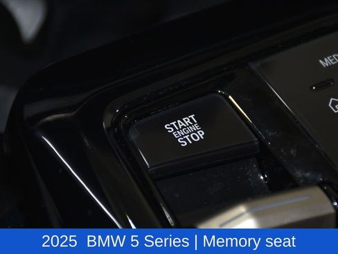 Used 2025 BMW 530i xDrive w/ Premium Package AWD/4WD image 14