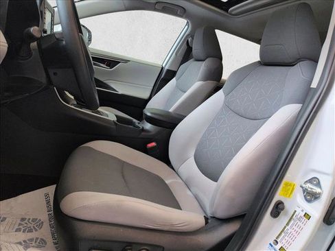 Used 2019 Toyota RAV4 XLE w/ Convenience Package image 15