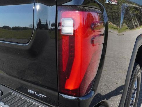 Used 2024 GMC Sierra 2500 SLT w/ SLT Convenience Package AWD/4WD image 39