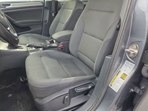 Used 2017 Volkswagen Golf S AWD/4WD image 18