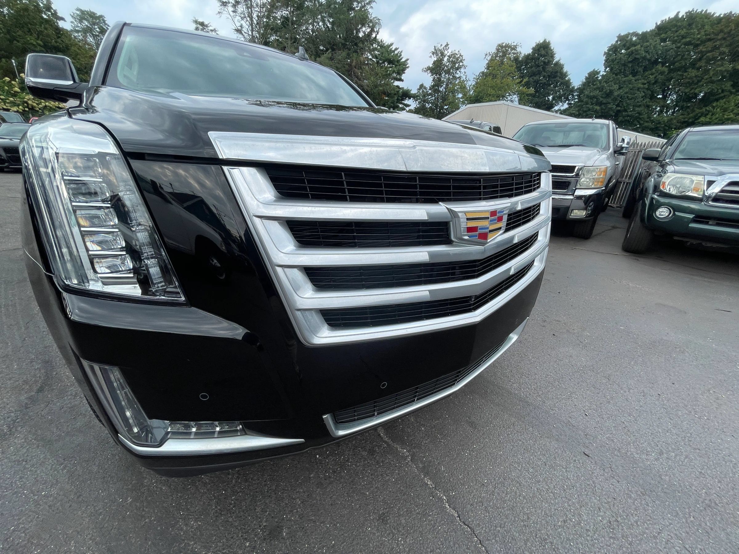 Used 2015 Cadillac Escalade ESV Luxury AWD/4WD image 34
