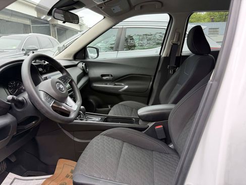 Used 2021 Nissan Kicks SV FWD image 16