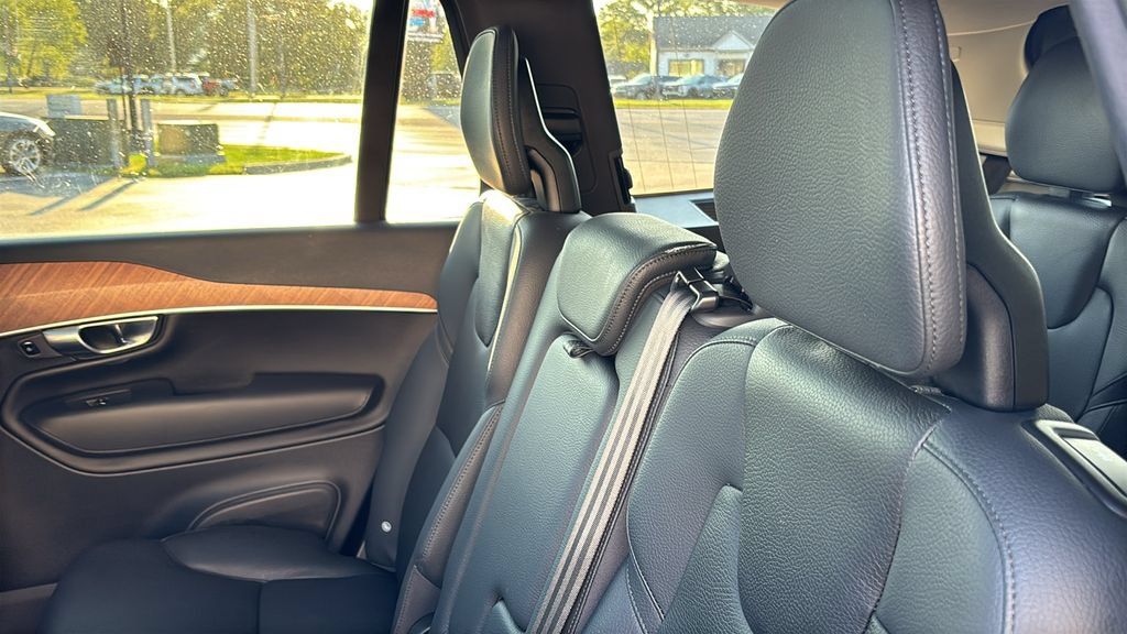 Certified 2023 Volvo XC90 T8 Plus w/ Protection Package Premier AWD/4WD image 11