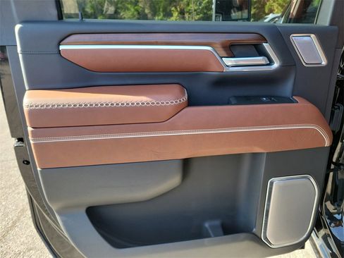 New 2025 GMC Sierra 3500 Denali Ultimate image 10