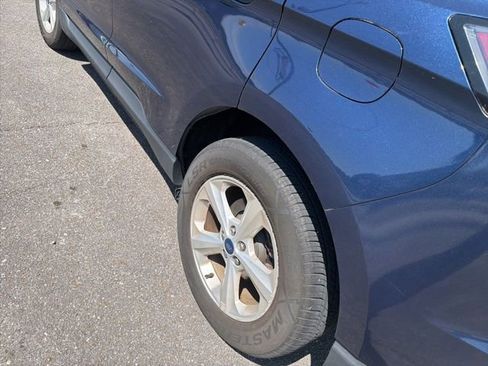 Used 2017 Ford Edge SE image 13