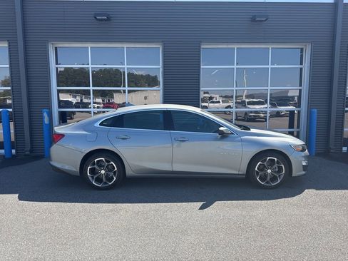 Used 2024 Chevrolet Malibu LT image 4