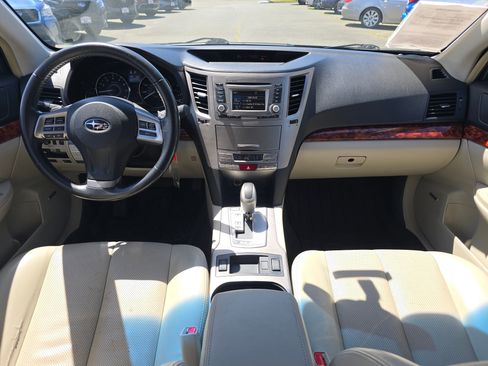Used 2012 Subaru Outback 2.5i Limited w/ Moonroof Pkg AWD/4WD image 18