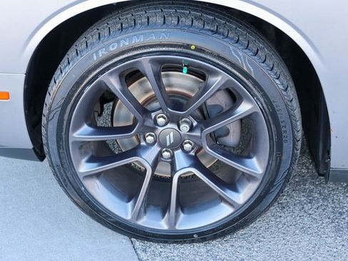 Used 2018 Dodge Challenger R/T image 7