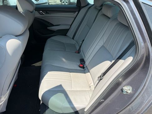Used 2018 Honda Accord Touring image 9