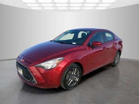 Used 2019 Toyota Yaris LE image 8