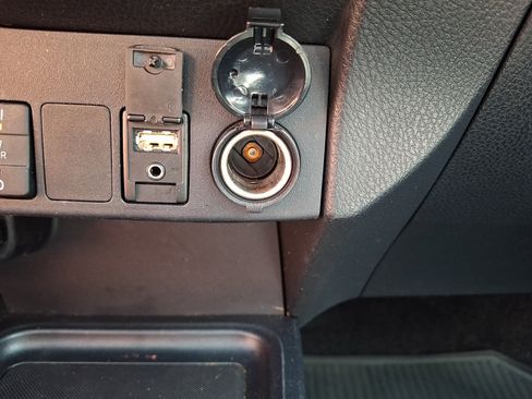 Used 2018 Toyota RAV4 Limited AWD/4WD image 26