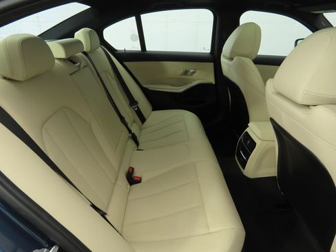 Certified 2025 BMW 330i Sedan w/ Premium Package image 21