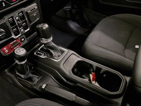 Used 2022 Jeep Wrangler Unlimited Rubicon 4xe w/ Safety Group AWD/4WD image 16