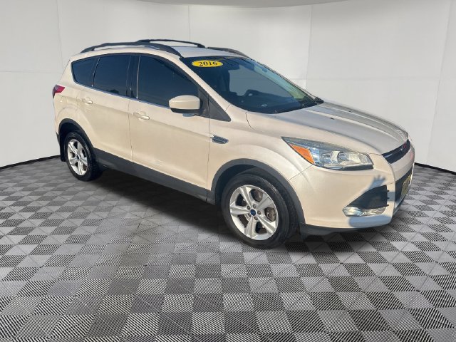 Used 2016 Ford Escape SE w/ Equipment Group 201A AWD/4WD image 8