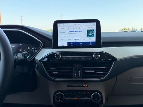 Certified 2022 Ford Escape SE w/ SE Sport Appearance Package AWD/4WD image 17