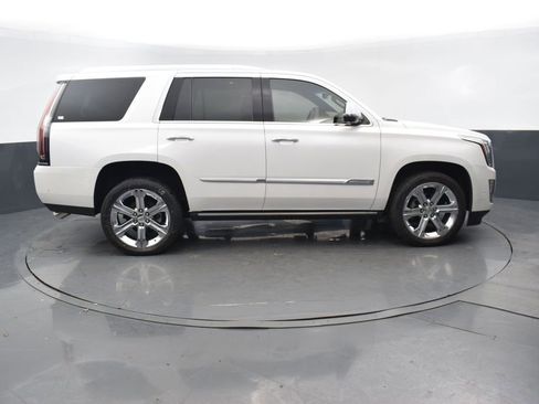 Used 2019 Cadillac Escalade Platinum AWD/4WD image 7