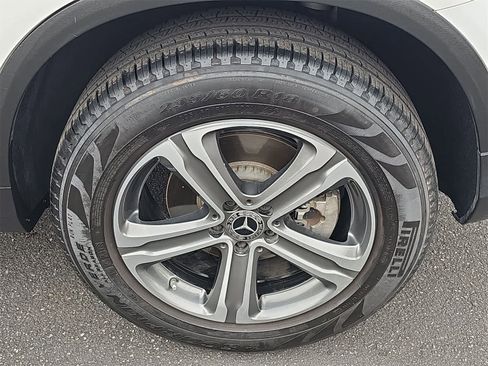 Used 2019 Mercedes-Benz GLC 300 4MATIC image 12