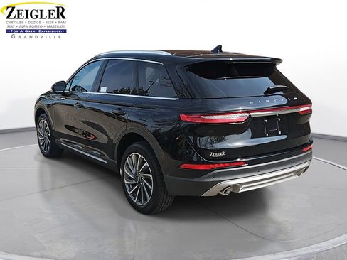 Used 2023 Lincoln Corsair Reserve image 8