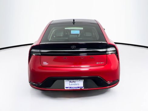 Used 2025 Toyota Prius Plug-In Hybrid image 6