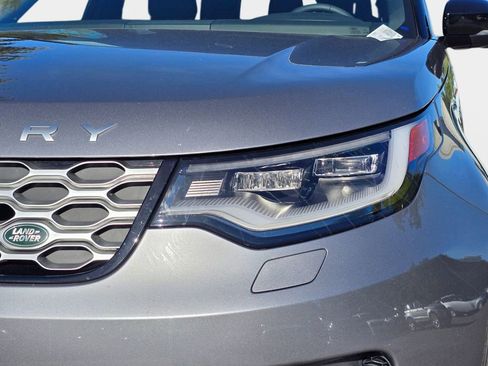 Certified 2025 Land Rover Discovery S AWD/4WD image 33