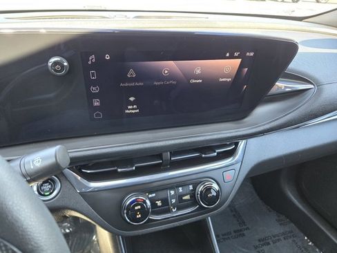 Used 2025 Buick Envista Preferred FWD image 9