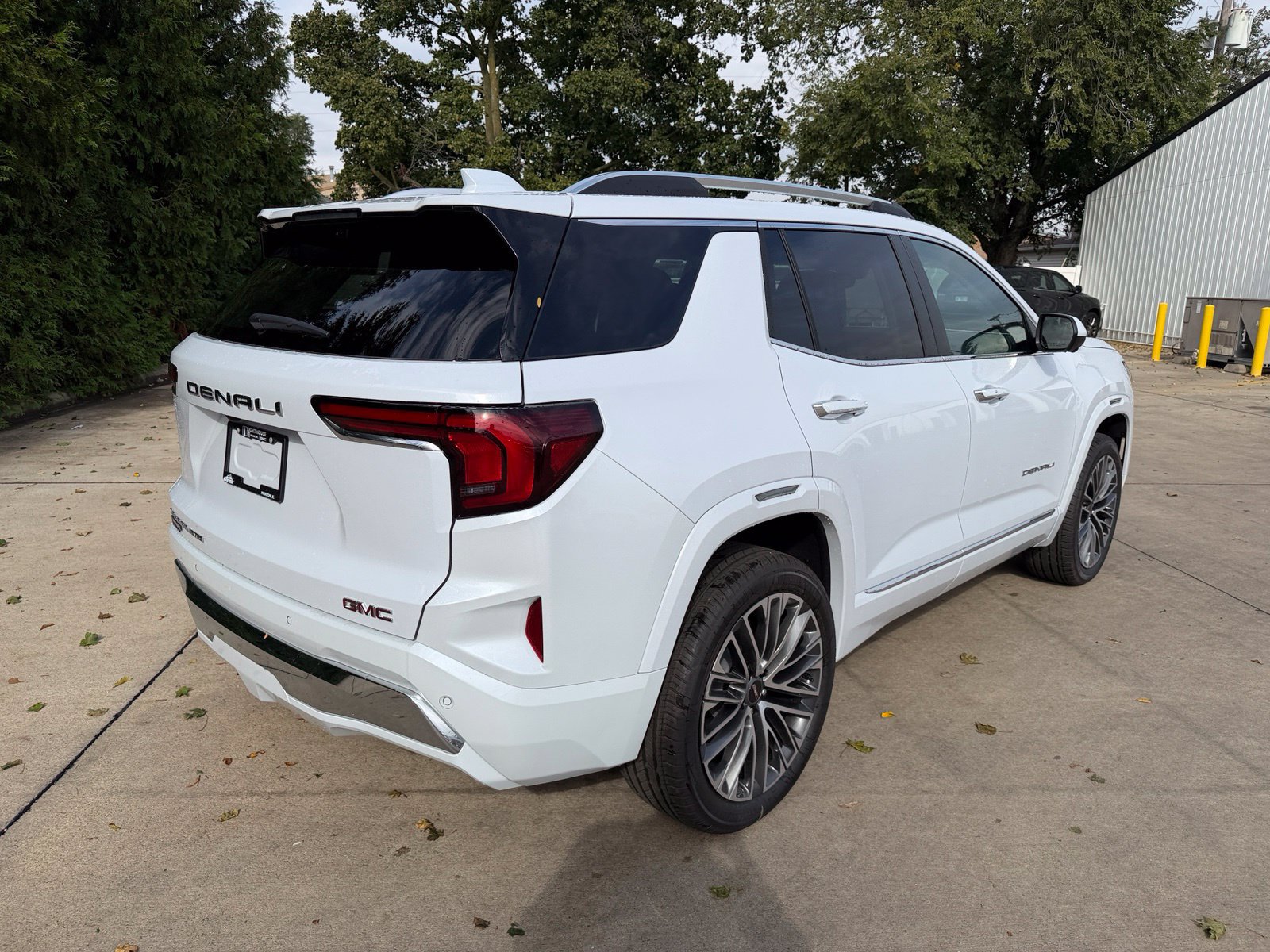 New 2027 GMC Terrain Denali w/ LPO, Floor Liner Package AWD/4WD image 32