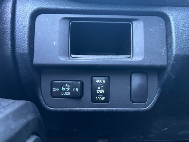 Used 2016 Toyota Tacoma TRD Off-Road w/ Premium & Technology Package AWD/4WD image 23