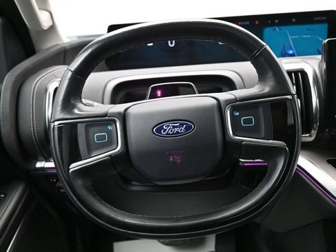 Used 2025 Ford Expedition Platinum AWD/4WD image 17
