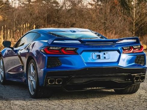 Used 2020 Chevrolet Corvette Stingray Premium Cpe w/ 3LT Preferred Equipment Group RWD image 4