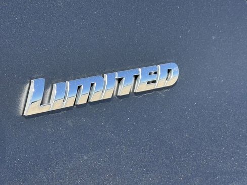 Used 2018 Toyota 4Runner Limited AWD/4WD image 10