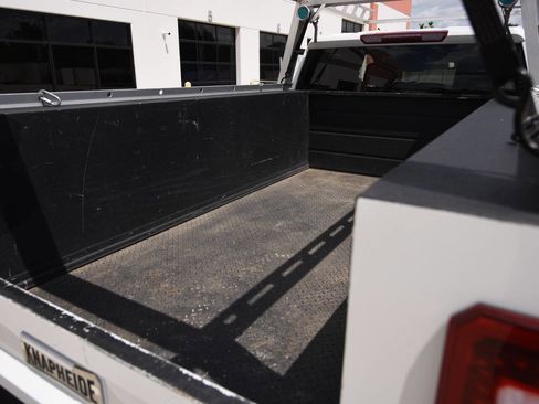 Used 2023 GMC Sierra 3500 Pro w/ Convenience Package image 12