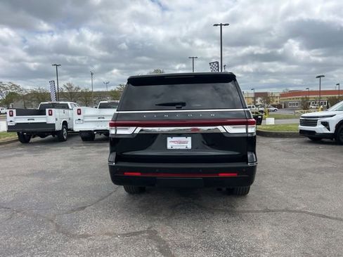 Used 2022 Lincoln Navigator L Reserve image 4
