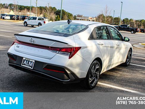 Used 2025 Hyundai Elantra Sport image 6