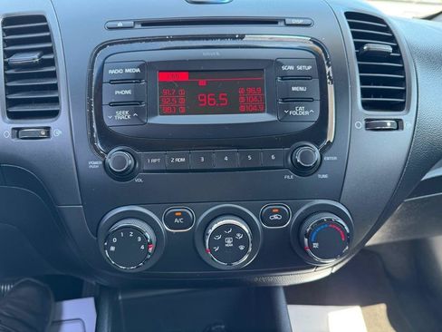 Used 2017 Kia Forte LX FWD image 7