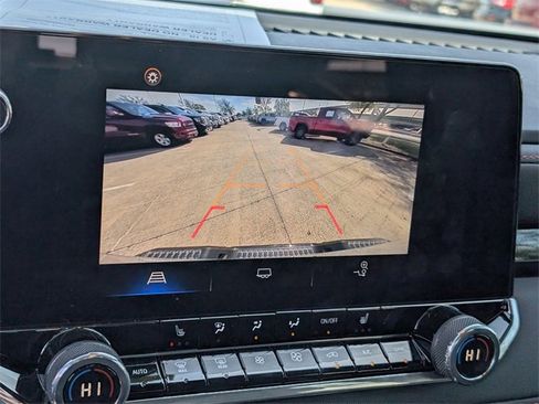 Used 2024 Chevrolet Colorado Z71 w/ Z71 Convenience Package 2 image 13