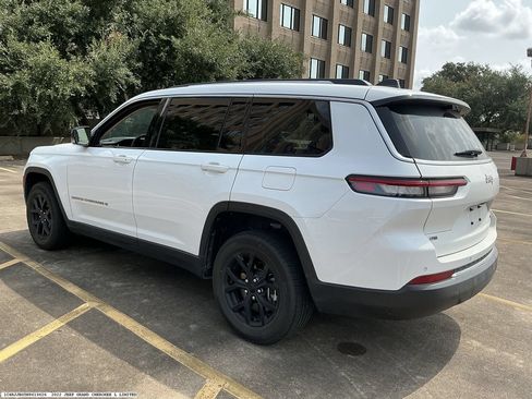 Used 2022 Jeep Grand Cherokee L Limited w/ Luxury Tech Group II RWD image 5