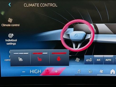 Used 2024 BMW X5 xDrive50e w/ M Sport Package image 20