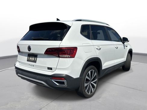 Used 2022 Volkswagen Taos SE FWD image 6